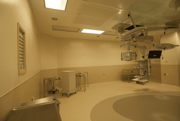 Hybrid-Operating-Room-with-Privacy-Glass